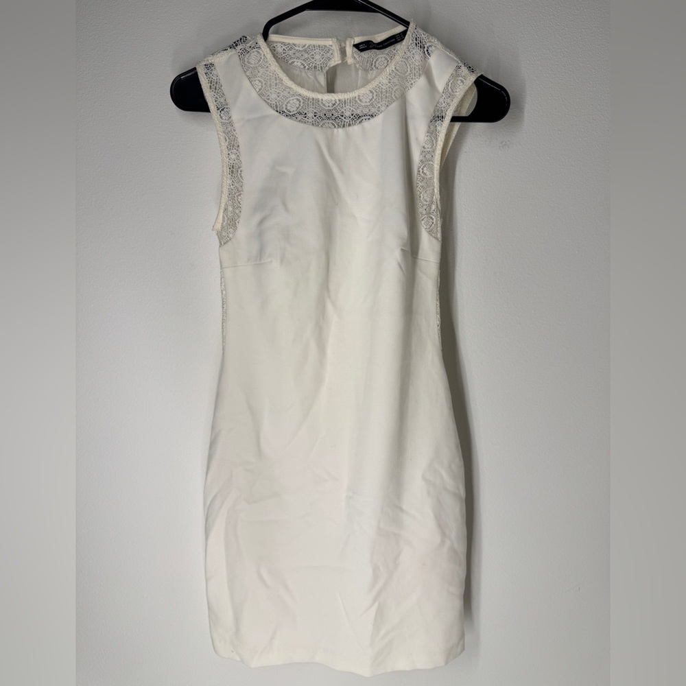 Elegant White Lace Trim Sleeveless Dress